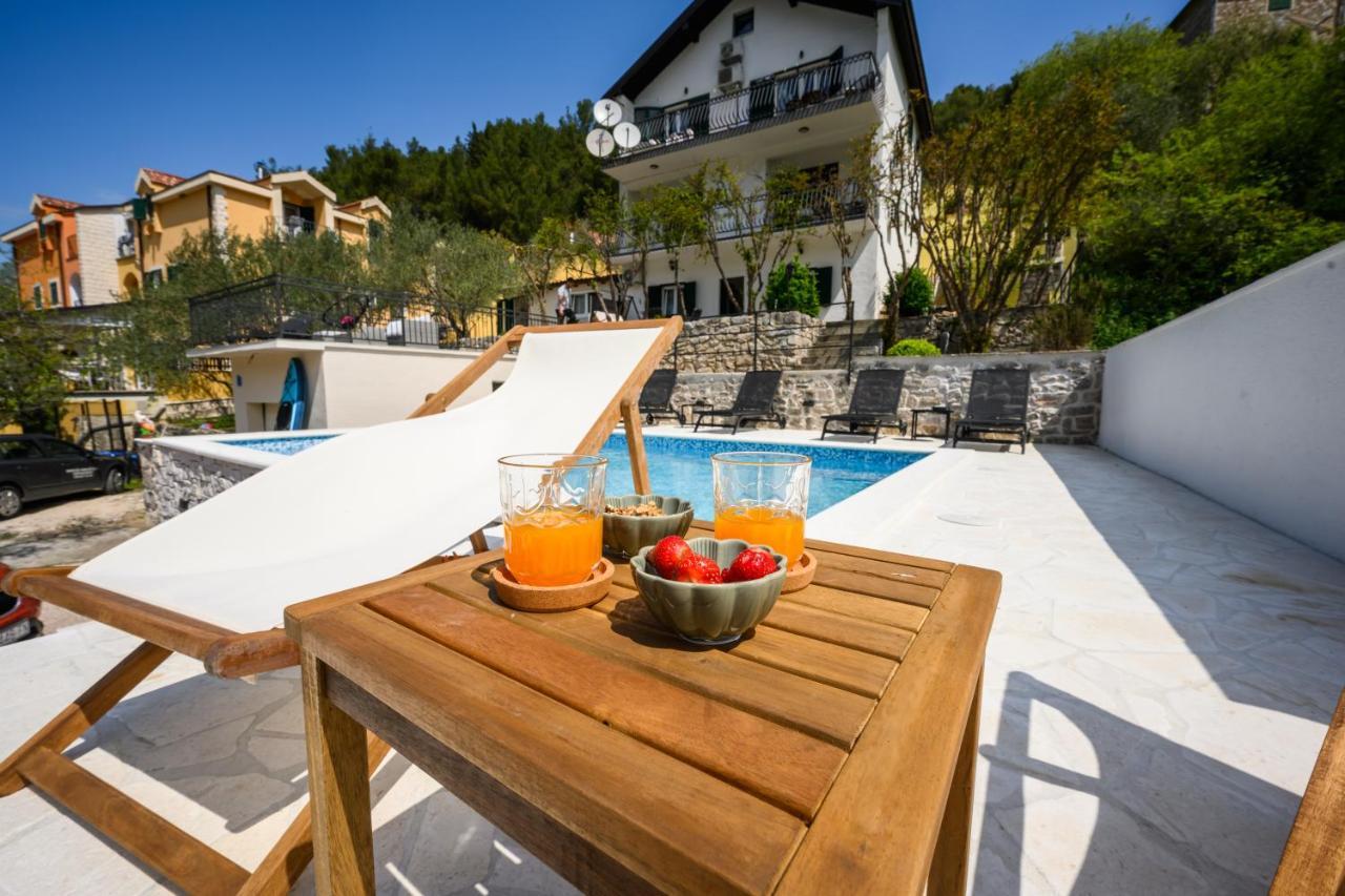 Mila And Jurija Formenti 2 Apartments In Heart Of Nautic Marina, With Heated Swimming Pool, Bikes, Sup, Kajak Skradin Dış mekan fotoğraf